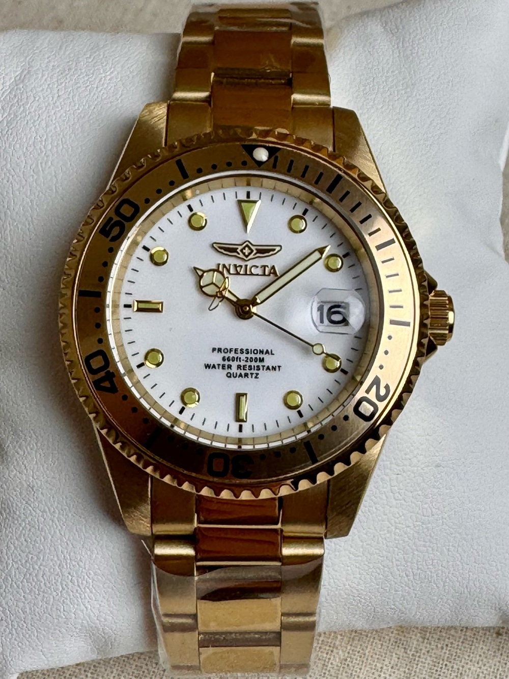 Invicta Pro Diver White Dial/Gold-tone Bezel 37.5mm Quartz Dive Watch 8938OB NWT